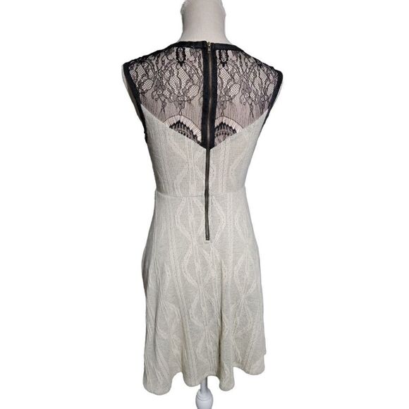 Monteau Los Angeles Women's Dress - Picture 4 of 8